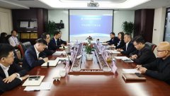 城投公司党委书记、董事长王春长出席中化学朗正干部大会